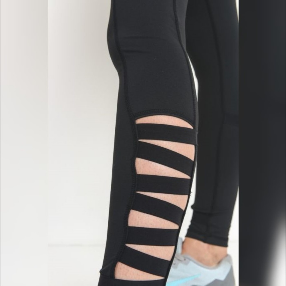 Highwaist Zig Zag Straps Pocket Leggings - Picture 2 of 7